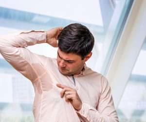 5 راه حل برای عرق زیر بغل با طب سنتی