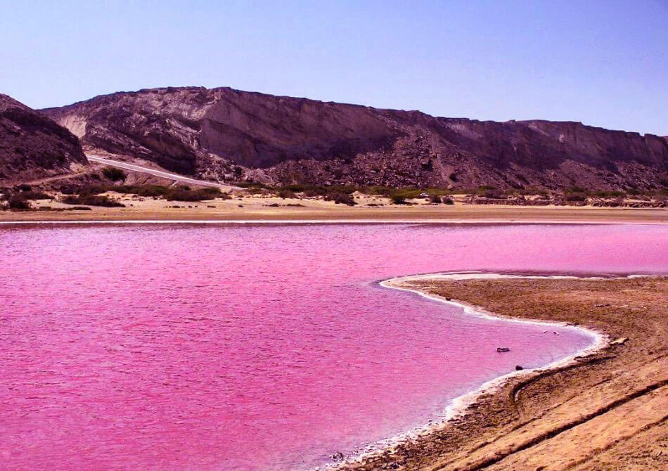 جاذبه های دیدنی بندر چابهار تالاب لیپار است