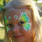 نقاشی روی صورت کودک مدل پروانه