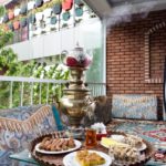 لذت یک چای داغ در رستوران دیدنی باغ بهشت در اوشون فشم تهران