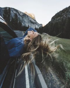 ژست عکس تک نفره دخترانه جدید و خاص مناسب برای ایده گرفتن