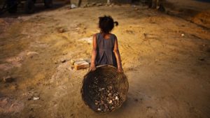 درباره کودکان کار و وضعیت زندگی آنان بیشتر بدانیم