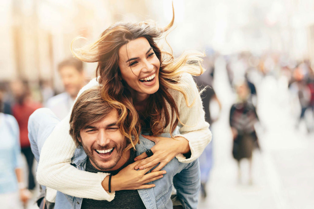 چگونه دوست دختر پیدا کنیم؛ با پیمودن این 18 گام مهم