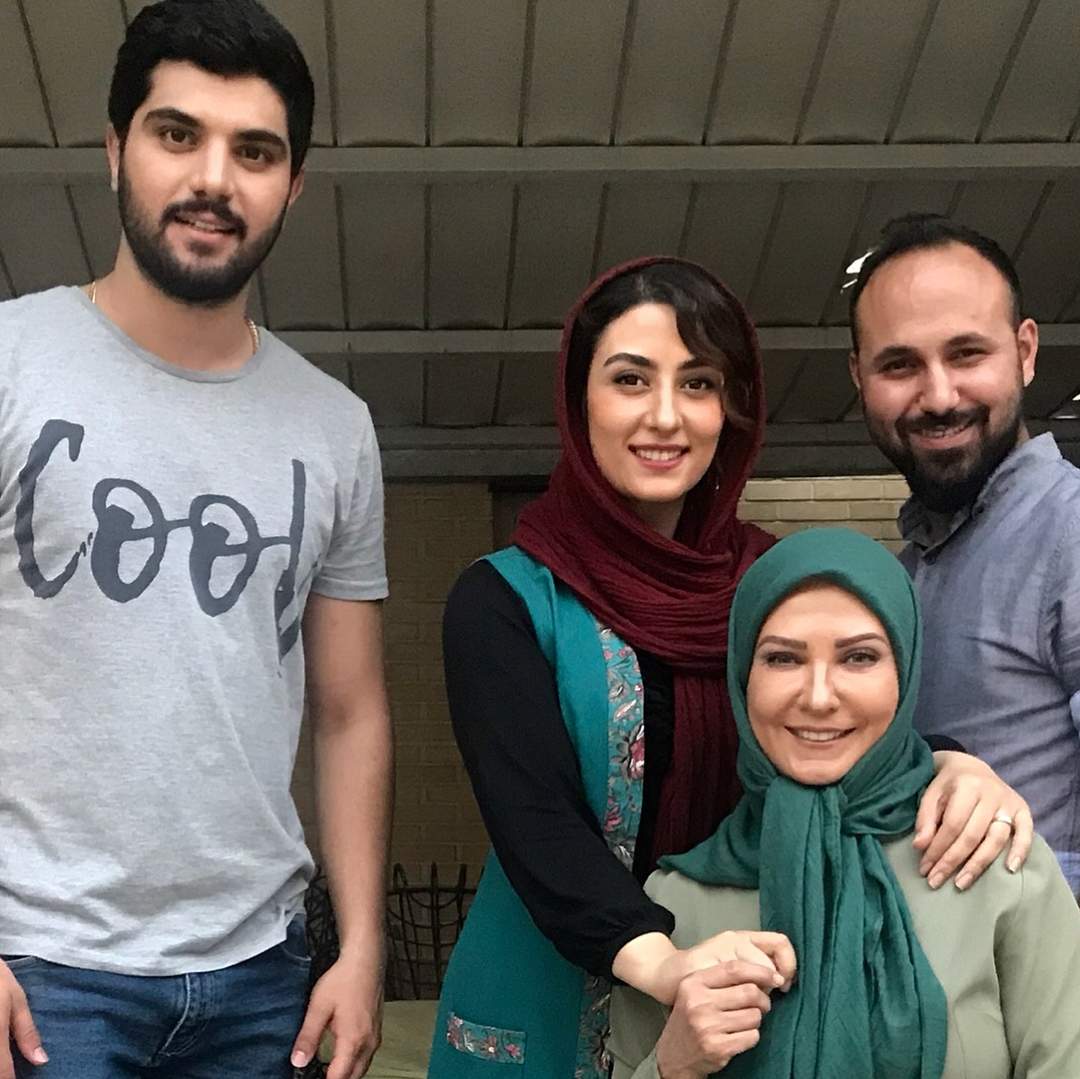 عکس الهام طهموری در سریال پدر
