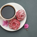 عکس قهوه به همراه گل