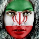 عکس تینا آخوندتبار با پرچم ایران