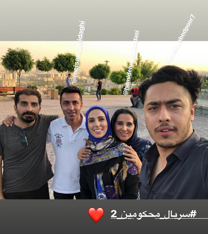 عکسی که سوگل طهماسبی با عوامل محکومین 2 در اینستاگرامش منتشر کرد