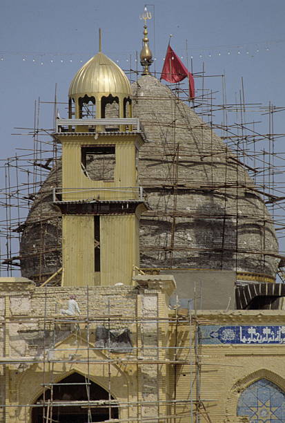 عکس از مرمت گنبد مسجد امام حسین (ع)