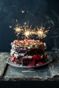 مدل کیک تولد مردانه عاشقانه با طرح های دوست داشتنی و جدید