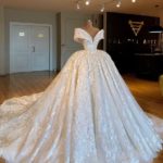 مدل لباس عروس ژورنالی یقه قایقی جدید 2019