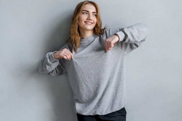 ژست ساده و زیبای عکس دخترانه اسپرت برای پروفایل تلگرام