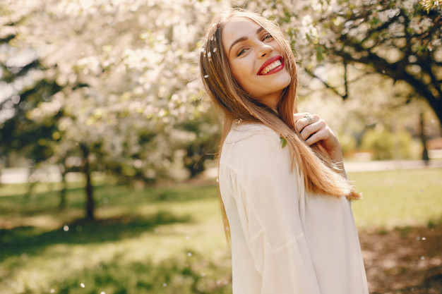 بهترین ژست عکس دخترانه اسپرت لاکچری برای پروفایل