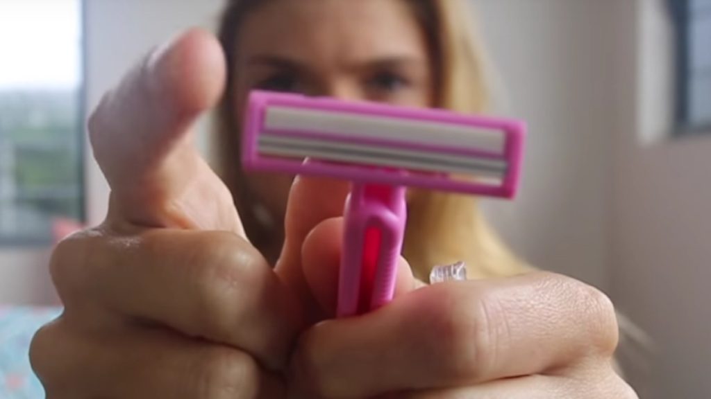 موهای زائد کاربرد دارند. از تراشیدن آن ها دست بردارید!