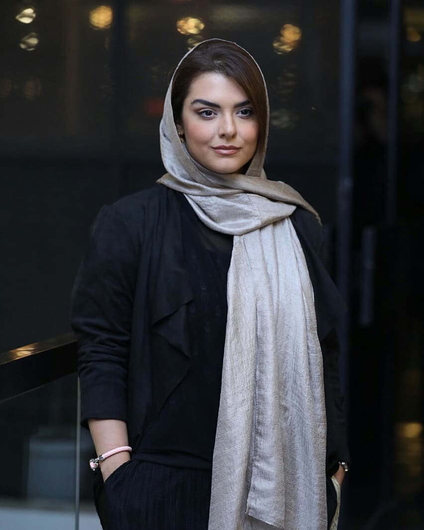 مدل آرایش دنیا مدنی در اکران خصوصی شاه کش