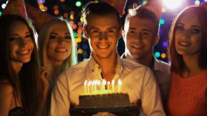 زیباترین جملات و متن تبریک تولد برادر به انگلیسی به همراه ترجمه