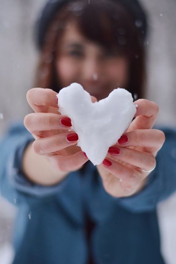 مجموعه بی نظیر عکس قلب برفی زیبا و رمانتیک برای پروفایل زمستانی عاشقانه