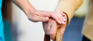 انشا درباره تکریم سالمندان و احترام به آن ها