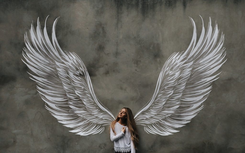 عکس دختر با بال های فرشته (قشنگ و متفاوت)