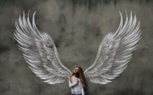 عکس دختر با بال های فرشته (قشنگ و متفاوت)
