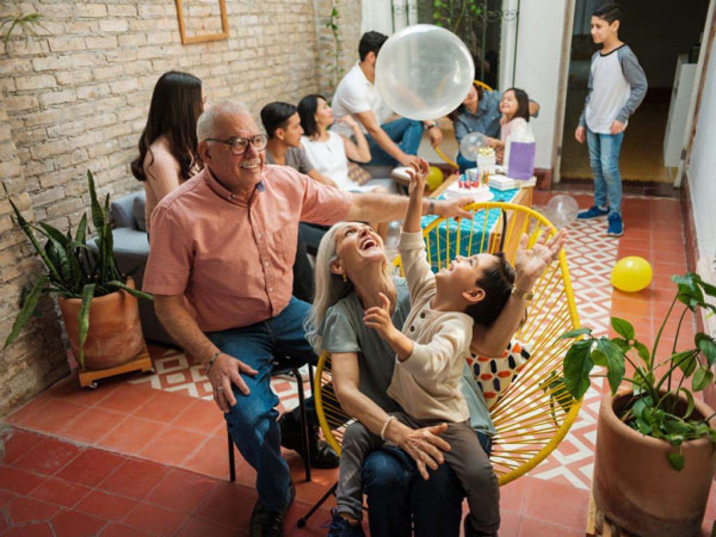 انتخاب اسم زیبا برای گروه فامیلی در واتساپ و تلگرام