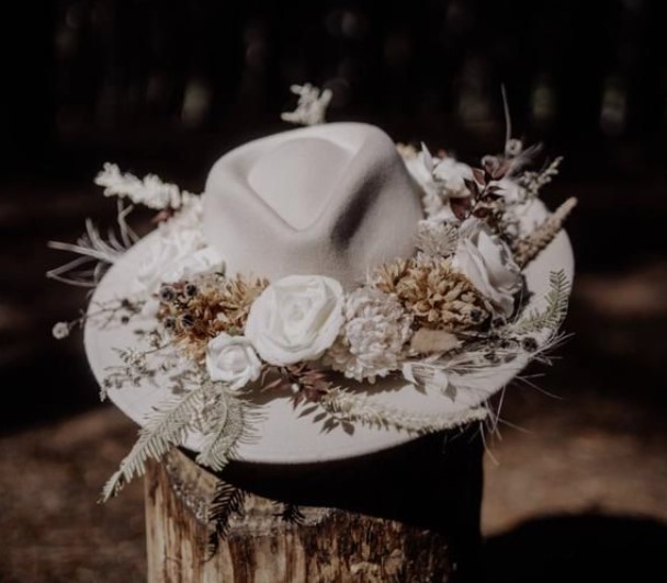 کلاه عروس برای عقد مناسب برای محضر و فرمالیته زیبا و خاص