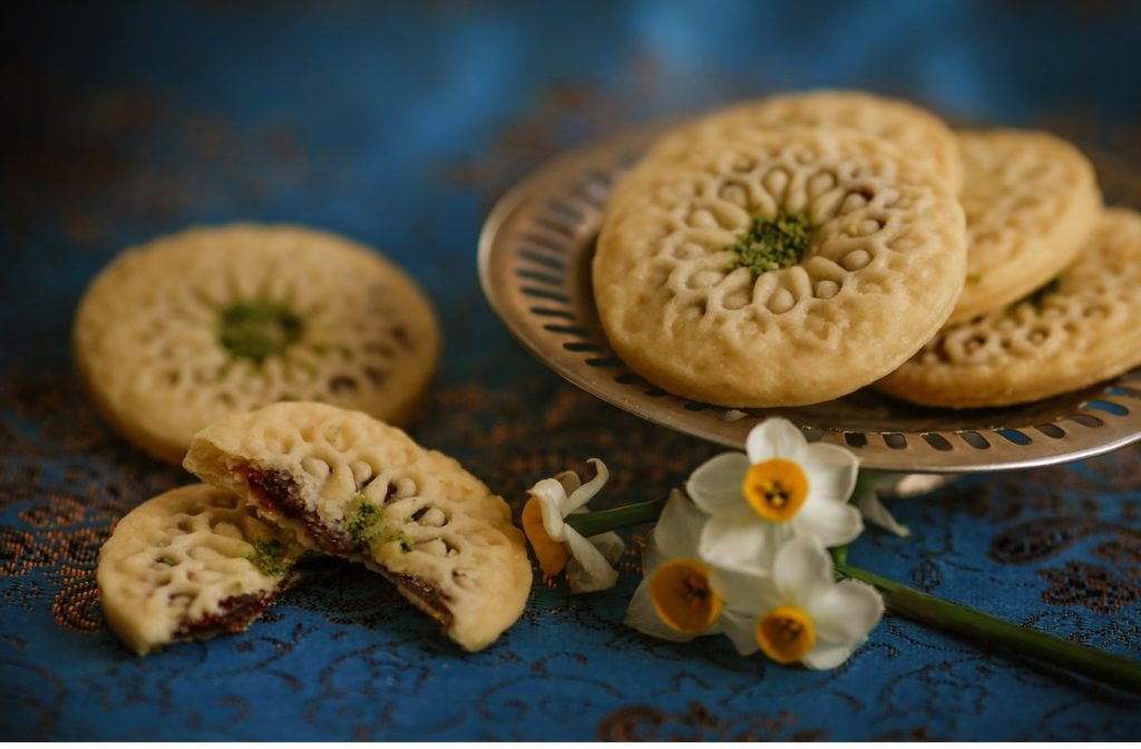 طرز تهیه شیرینی کلمپه کرمان بدون فر مناسب پذیرایی عید نوروز