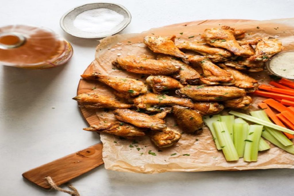 طرز تهیه بال سوخاری خوشمزه بدون سرخ کردن به سبک رستوران ها