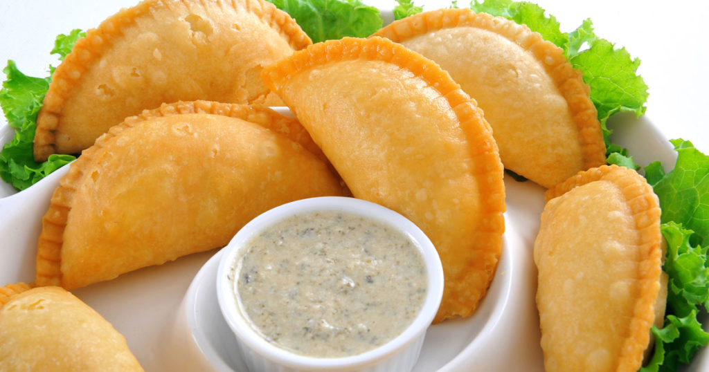 طرز تهیه سمبوسه پیتزایی با خمیر پیراشکی بسیار خوشمزه