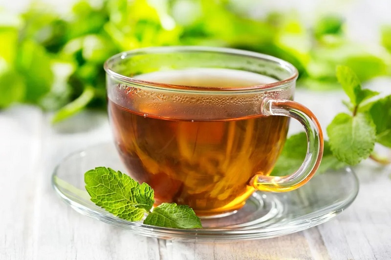 چای نعناع با عسل برای درمان گلو درد