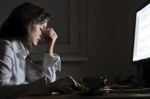 عوارض شب بیداری و روز خوابی که بهتر است جدی بگیریم!