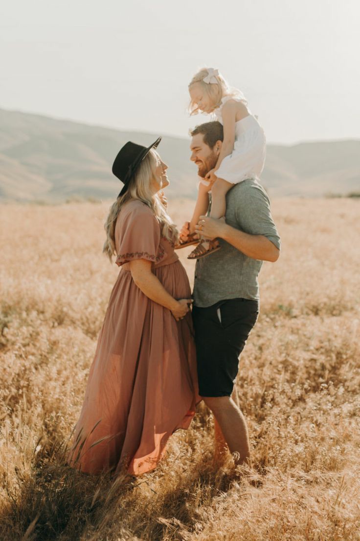 ایده عکاسی بارداری با همسر و فرزند