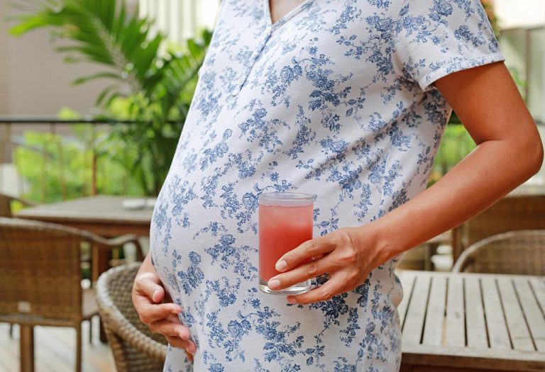 فواید هندوانه در بارداری چیست