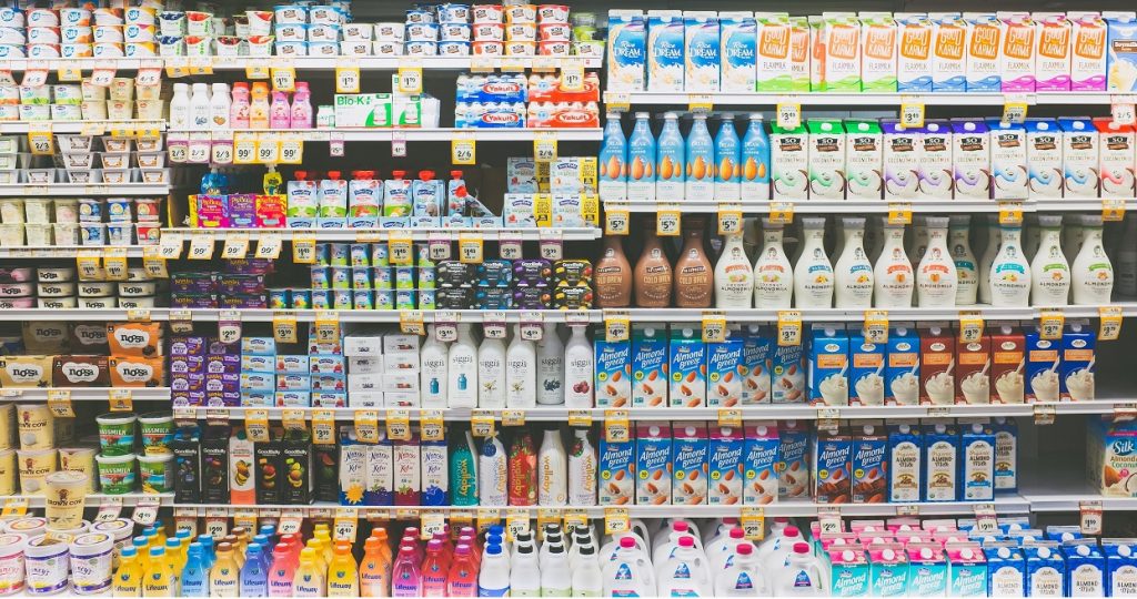 اسم زیبا برای مغازه لبنیاتی | راهنمای انتخاب اسم مغازه لبنیات فروشی