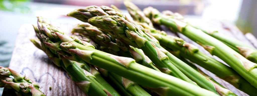 مارچوبه برای چی خوبه؟ هر آنچه باید در مورد خواص مارچوبه بدانید