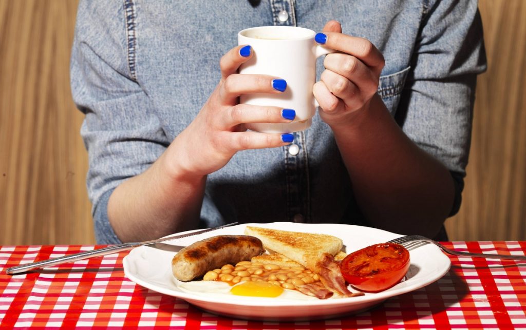 10 نکته سلامتی که باید قبل و بعد از خوردن شام به یاد داشته باشید