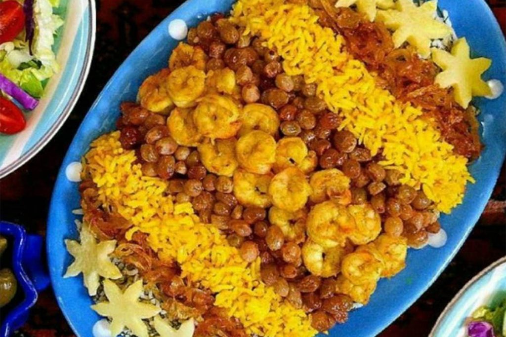 طرز تهیه میگو پلو با کشمش و گردو خوشمزه و مقوی