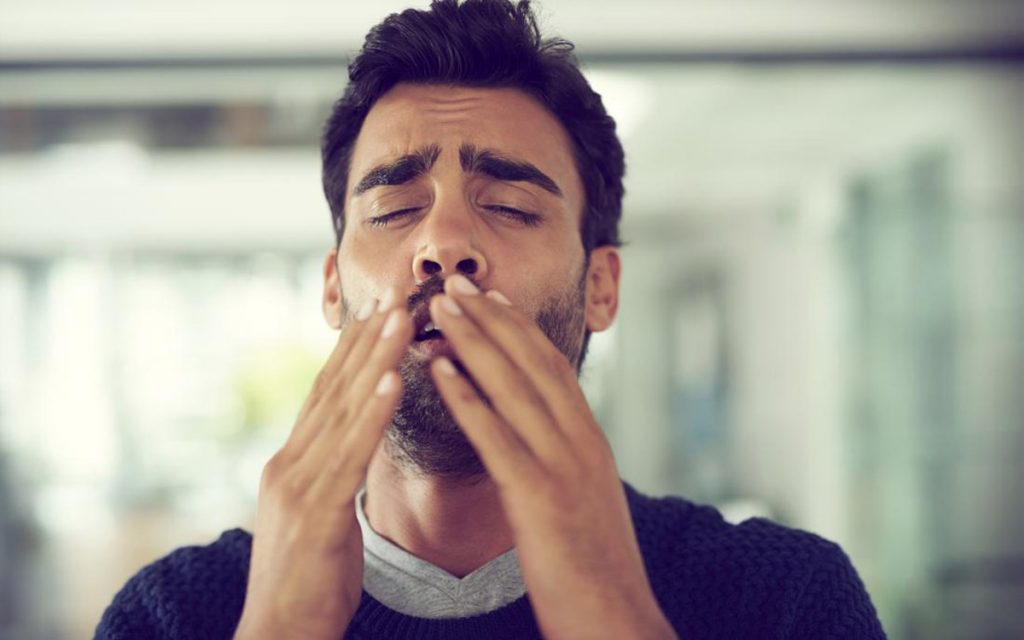 جلوگیری از عطسه چه عوارضی دارد | عوارض نگهداشتن عطسه