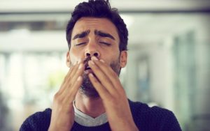 جلوگیری از عطسه چه عوارضی دارد | عوارض نگهداشتن عطسه