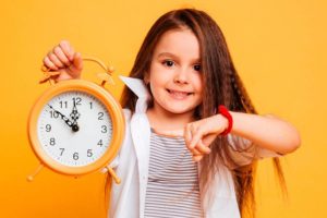 2 داستان درباره آموزش ساعت کودکانه و آموزنده