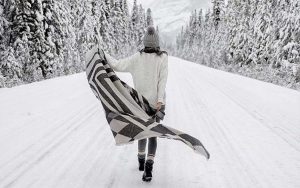 عکس دختر در برف برای پروفایل (زیبا، جذاب و خاص)