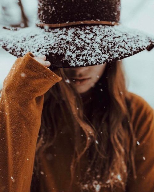  دختر در برف برای پروفایل