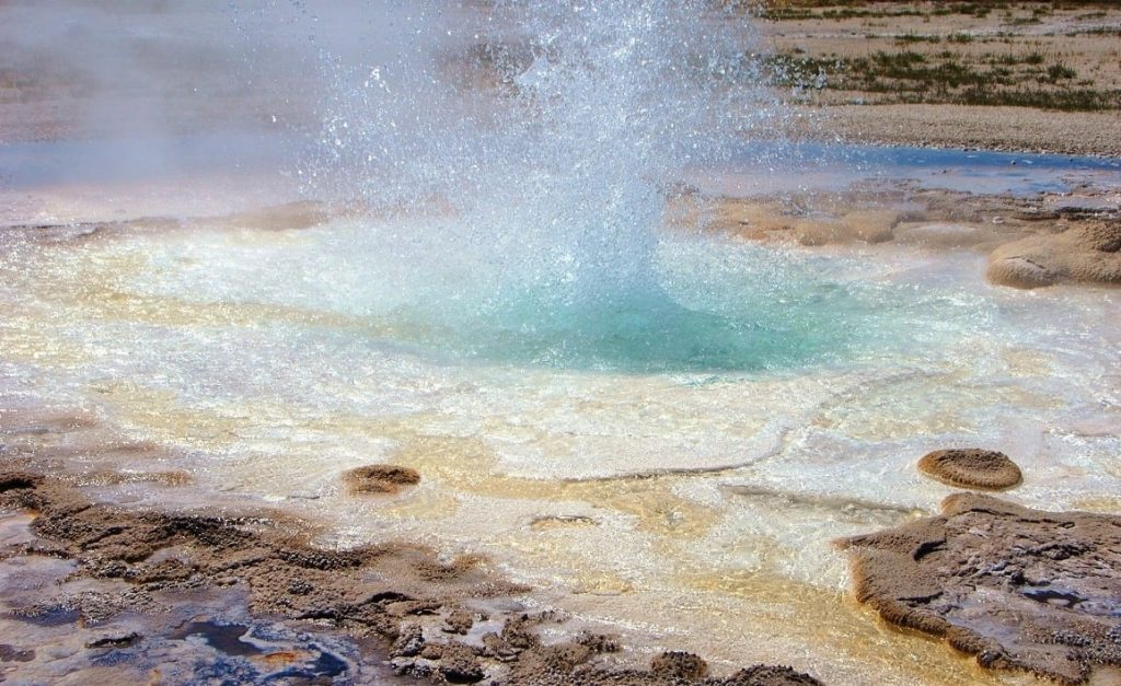 بهترین چشمه های آبگرم ایران | چشمه های آبگرم معروف در ایران