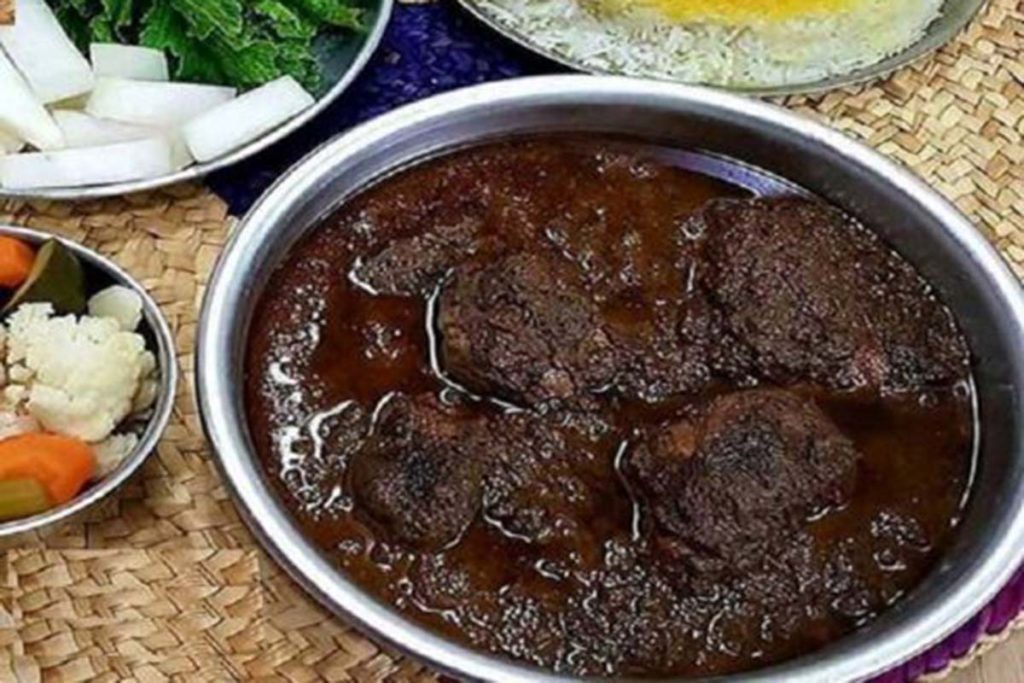 طرز تهیه خورش فسنجان با مرغ شمالی + فوت و فن خوشمزه شدن و جا افتادن