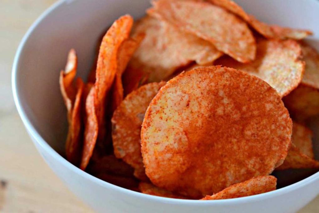 طرز تهیه چیپس گوجه ای خانگی بدون فر (ترد و خوشمزه)