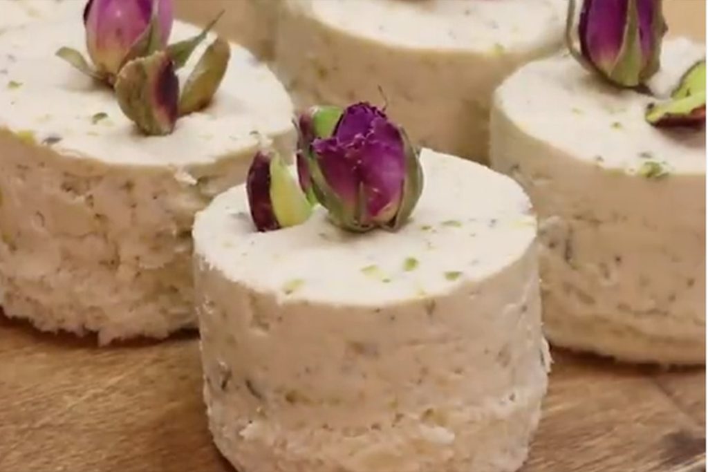 طرز تهیه راتا مرغ و پسته خوشمزه