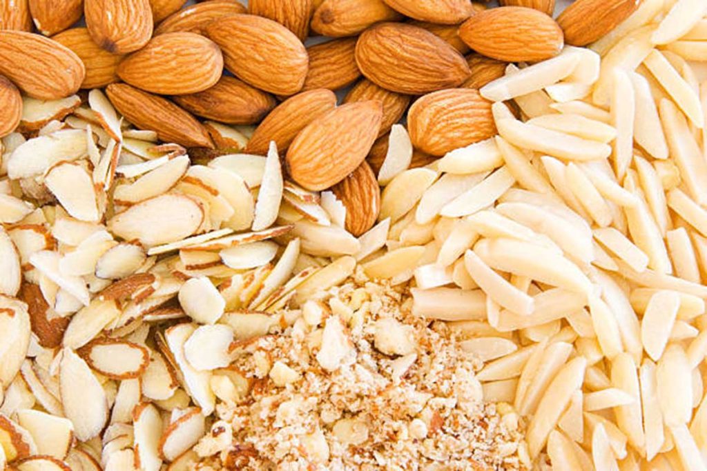 طرز تهیه خلال بادام خانگی برای تزیین غذا و دسر