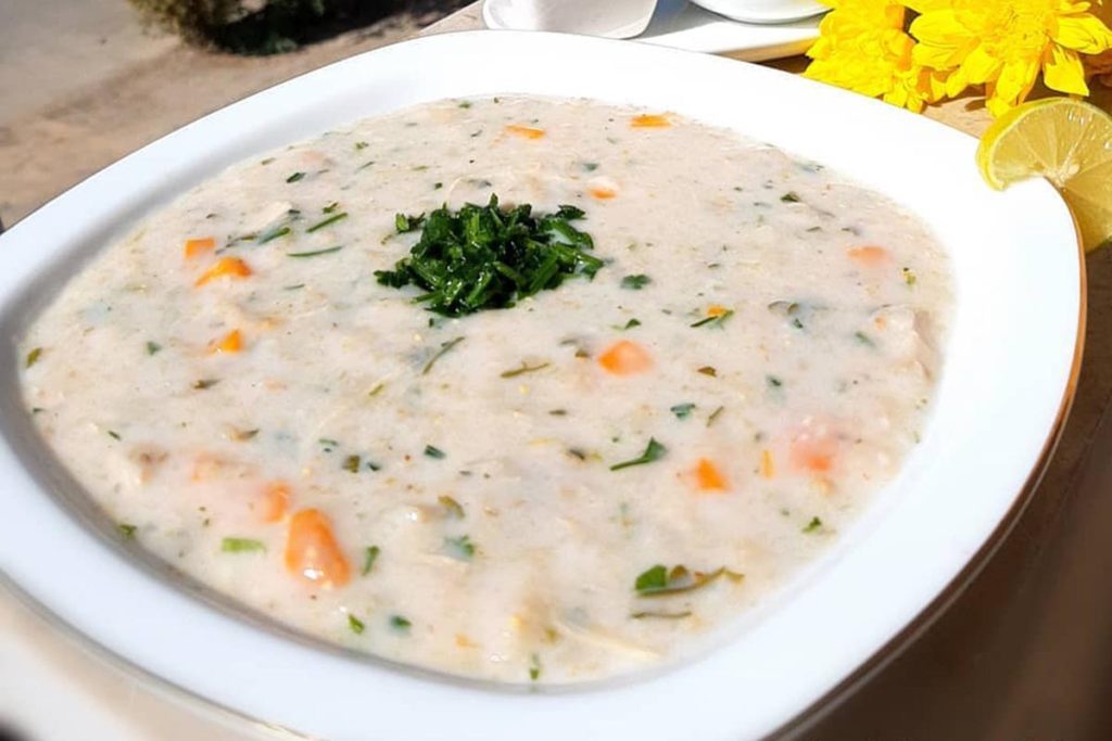 طرز تهیه سوپ شیر بدون خامه با قارچ و جوپرک مجلسی و خوشمزه