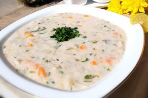 طرز تهیه سوپ شیر بدون خامه با قارچ و جوپرک مجلسی و خوشمزه