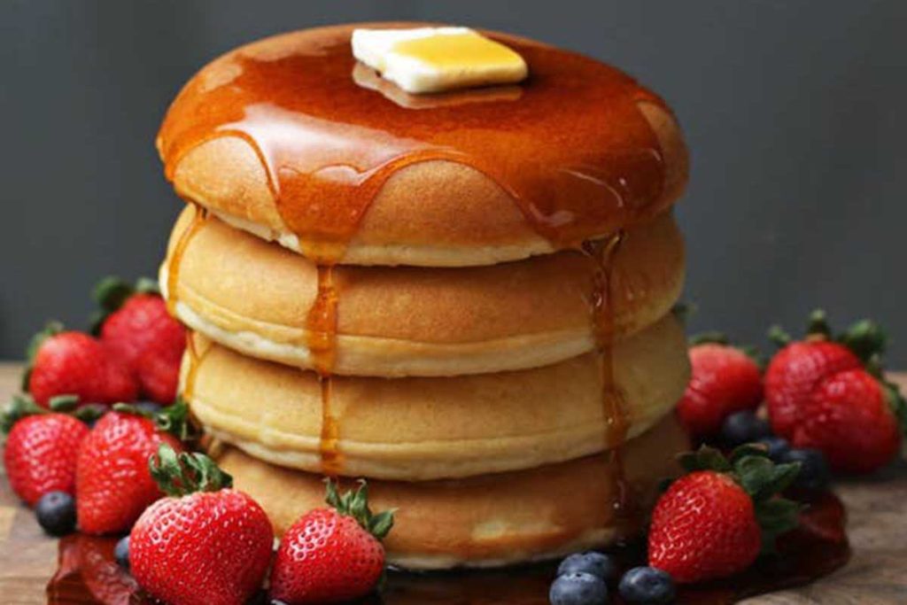 طرز تهیه 3 پنکیک خوشمزه برای صبحانه با دستور ساده