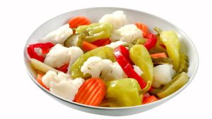 طرز تهیه ترشی یونانی با روغن زیتون خوشمزه و ساده